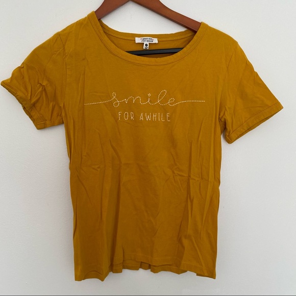 Messy Bun Just Chillin Tops - "Smile for a While" T-Shirt